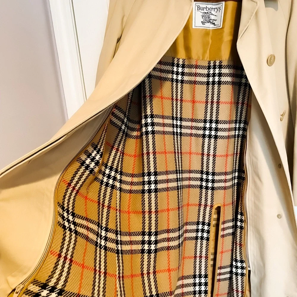 SOLD! BURBERRY Classic Trench Coat 🧥 Size Small Medium - Picture 5 of 10
